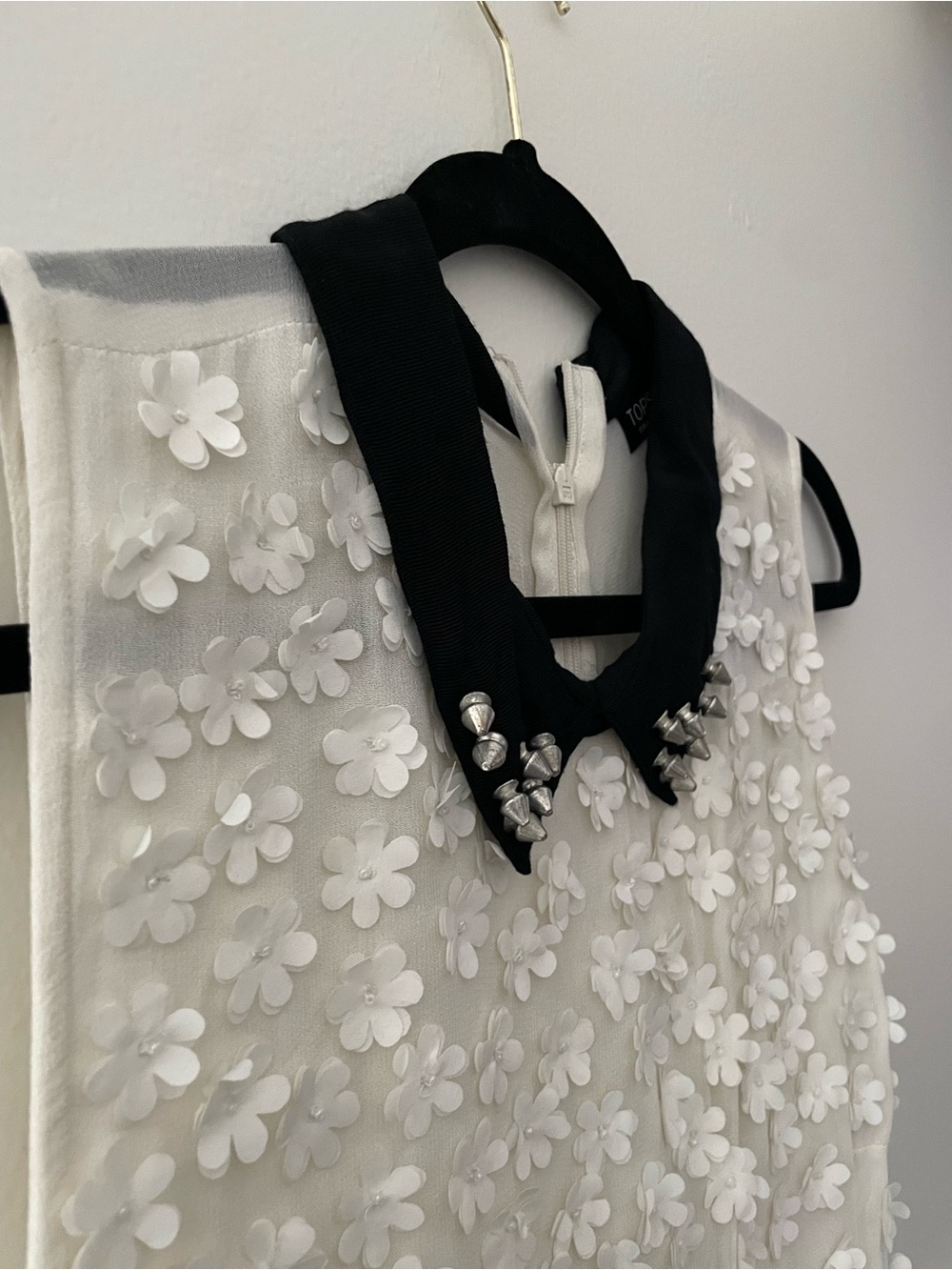 Topshop White Sleeveless Blouse with Black Trim